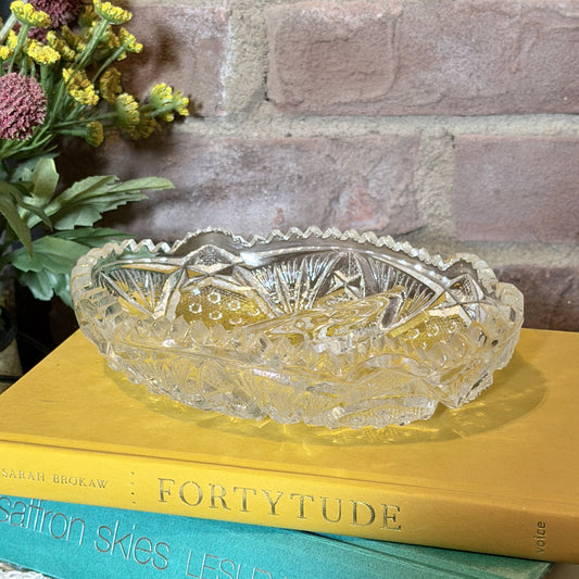 Vintage Clear Pressed Glass Divided Relish Dish with Sawtooth Edge-  vintage- The Celebration Co.